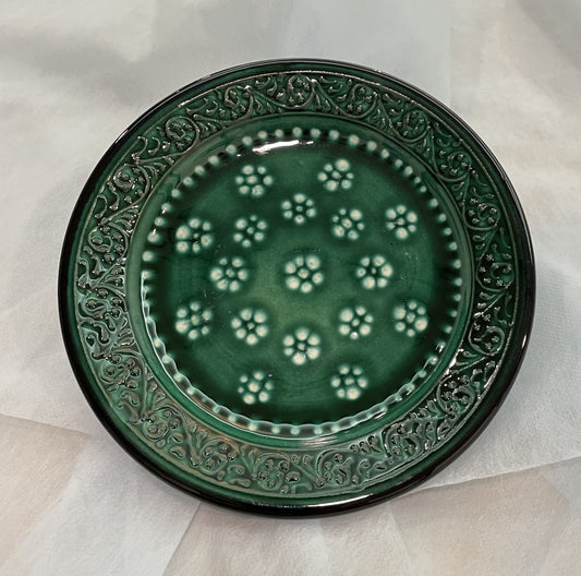 【新商品】作家エサノフ・リシタン陶器・手描き模様・フチ周りイッチン盛技法17センチ皿 D(一点もの)