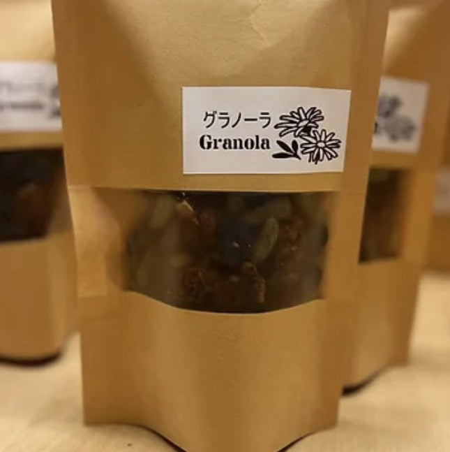 【おやつにお薦め】無糖なのに甘みたっぷり手作りグラノーラ100g・砂糖不使用・天日干しフルーツ&ナッツたっぷり【3袋まではレターパックライト・全国一律430円配送】