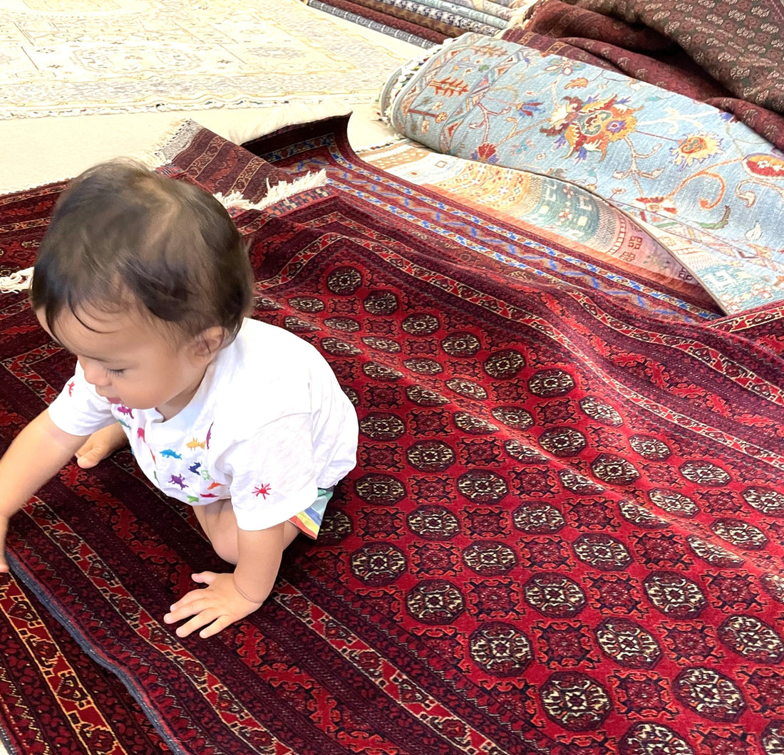 【開催中の秋冬の販売展示会】見どころのご紹介③・アフガニスタンから草木染を中心に『羊毛の織物ラグそして絨毯』編