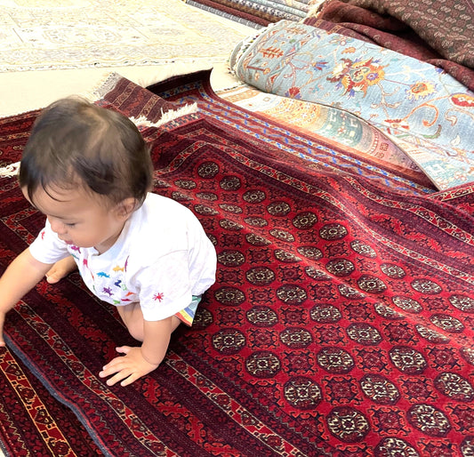 【開催中の秋冬の販売展示会】見どころのご紹介③・アフガニスタンから草木染を中心に『羊毛の織物ラグそして絨毯』編