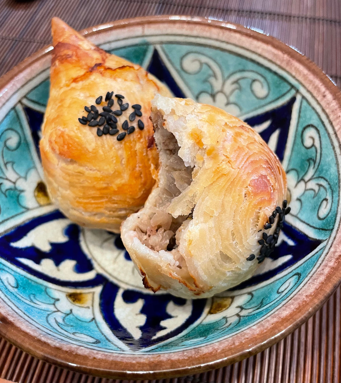 【東京のウズベキスタン大使館】リシタン陶器のニッポンド社・ドニヨル・ナジロフさん