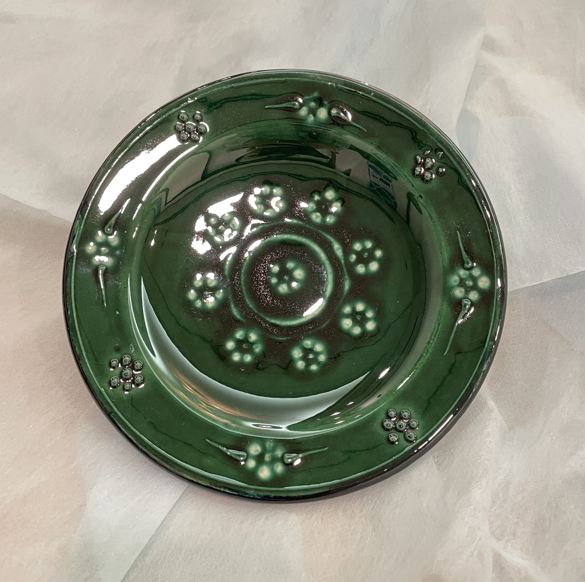 【新商品】作家エサノフ・リシタン陶器・手描き模様・１７センチ皿 B（一点もの）
