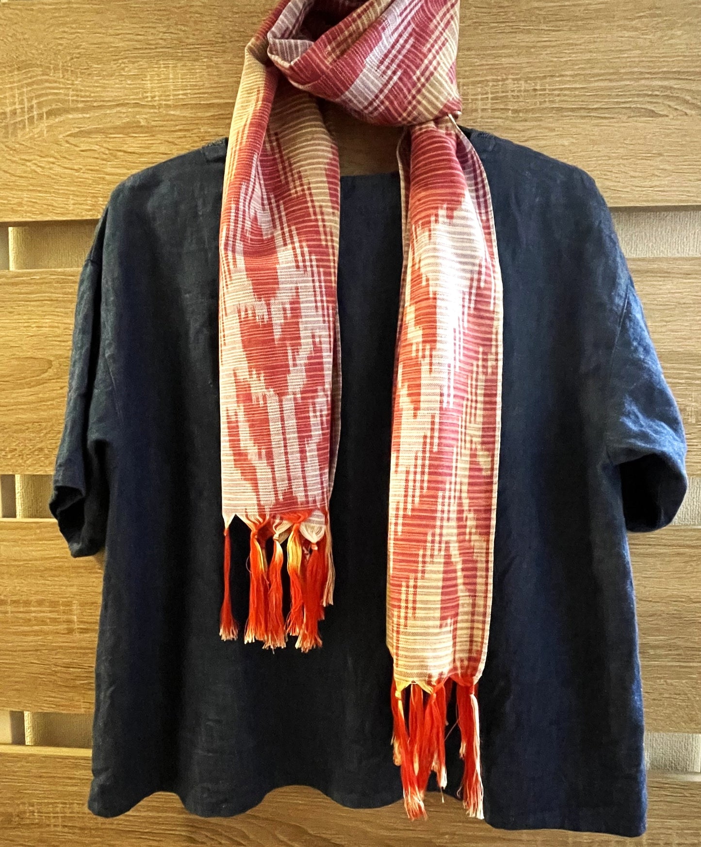 NEW！【Aレッド系】さわやかコットン１００％のショール絣（イカット）・中央アジアのウズベキスタンから