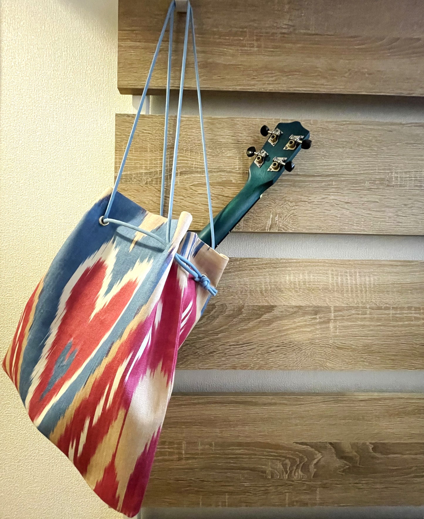 次回発送4/27【巾着バッグ・パステルカラー】伝統の絣（イカット）アドラス～中央アジア・ウズベキスタンから～送料レターパックライト全国４３０円