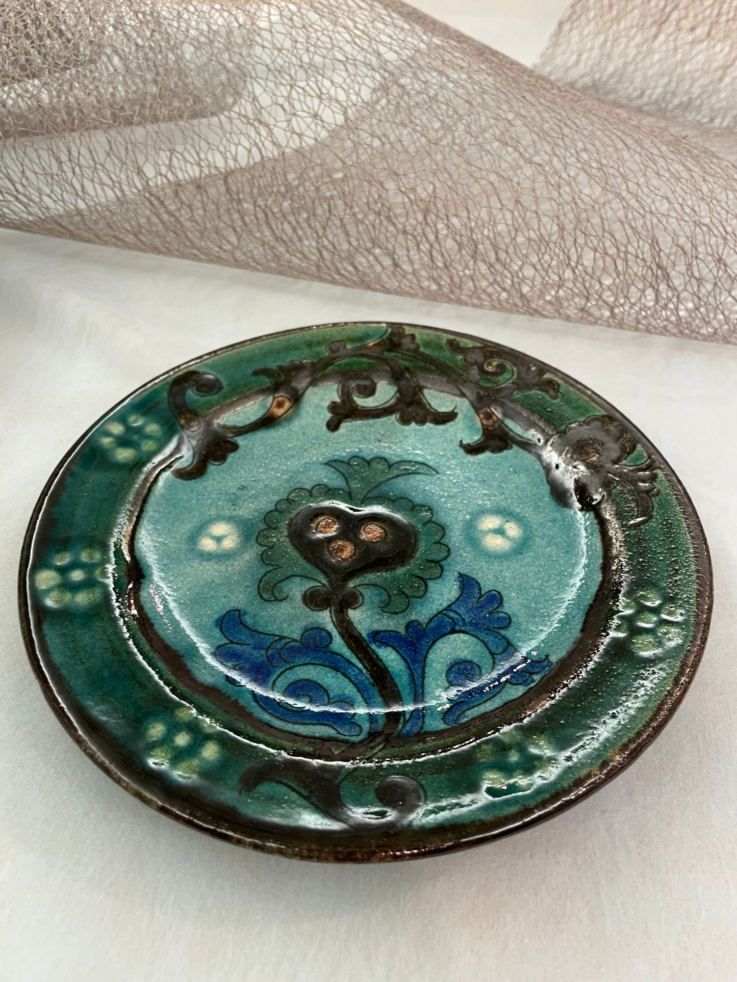 NEW【日本の本漆金つぎ×リシタン陶器】リシタン陶器「ザクロの花」直径17.5センチ皿・手描き模様（一点もの）