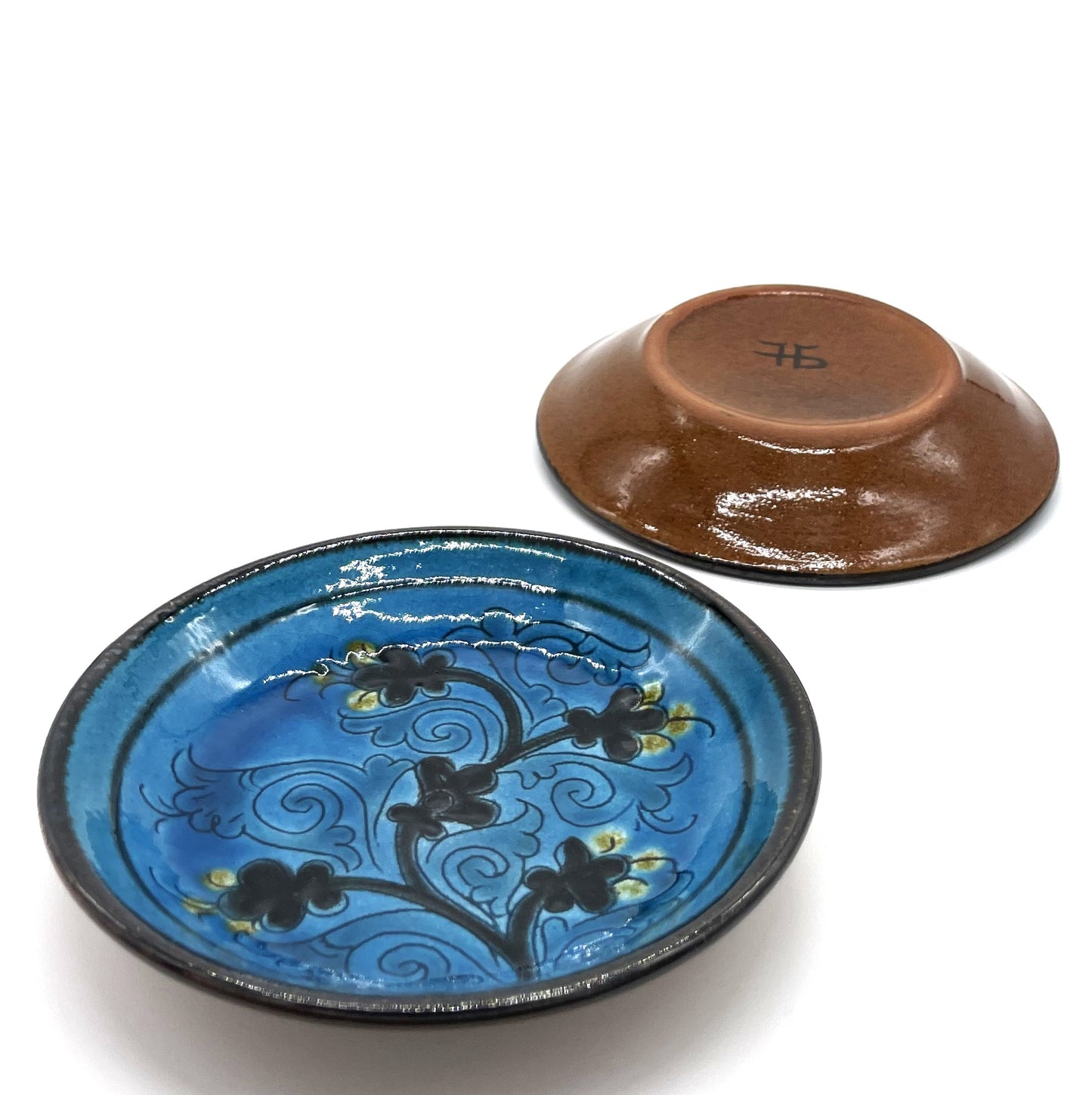 ★６月のNEW【しまろぜ×リシタン陶器販売１周年記念その３】陶芸家サイン入り皿B（リシタン陶器・一点物の手描き・直径１３．５ｃｍ）